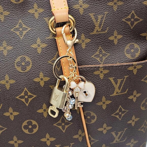 Authentic Louis Vuitton Lock & Key with unbranded Heart Bagcharm, Keycharm - Picture 2 of 7